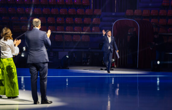 il conduttore fabio caressa alla convenzion axa 2025