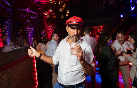 persone che ballano al buddha bar