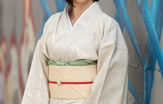 fotografo a torino una donna in abito tradizionale giapponese