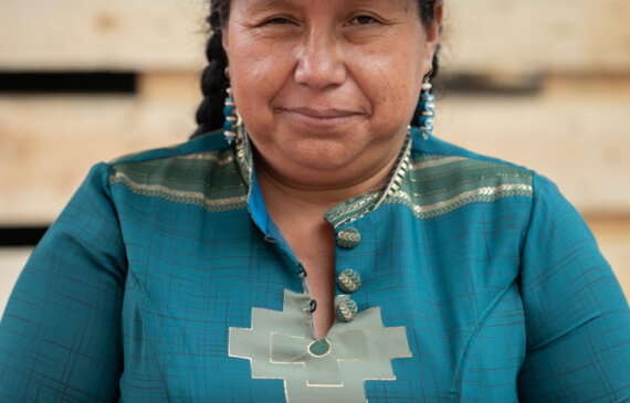 donna in abito tradizionale peruviano