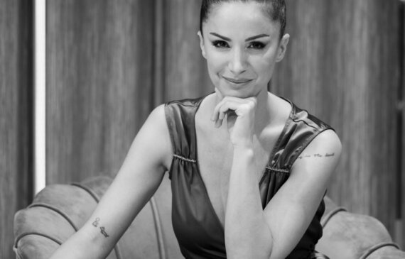 Ritratto fotografico a Torino della conduttrice televisiva Andrea Delogu