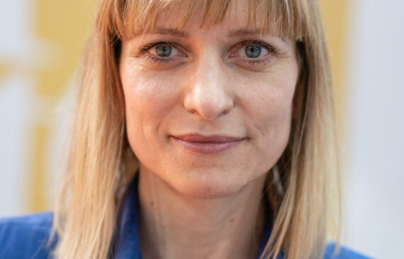 Primo piano della giornalista Annalisa Cuzzocrea